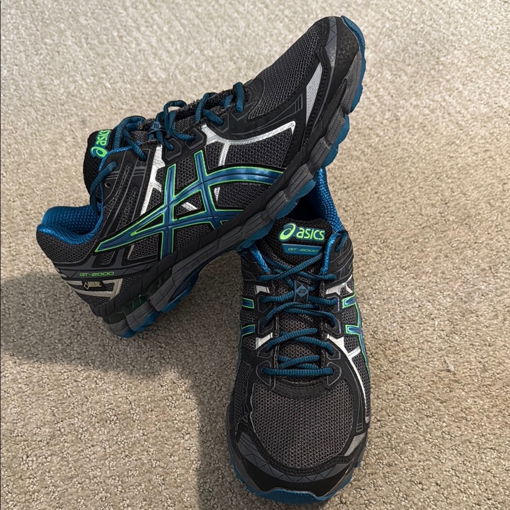 Asics GT 2000 Black and Green Athletic Shoes with Mesh Upper